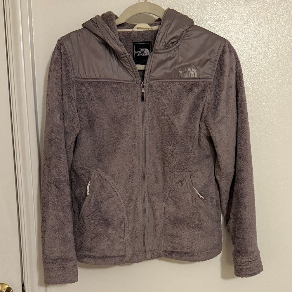 The North Face women’s Gray Fleece Jacket